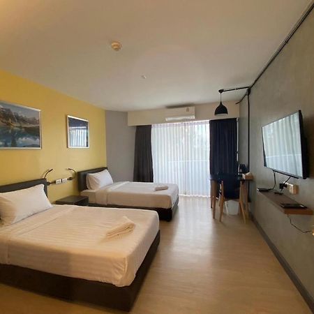 Dluxx Thammasat Pathum Thani Exterior foto