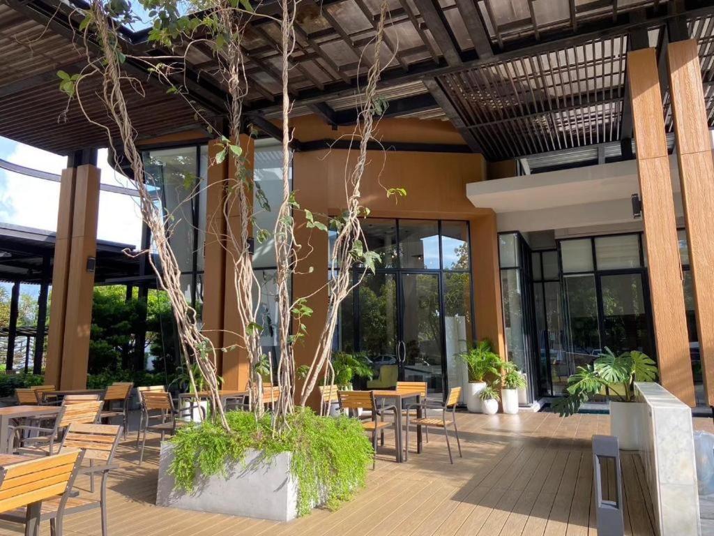 Dluxx Thammasat Pathum Thani Exterior foto