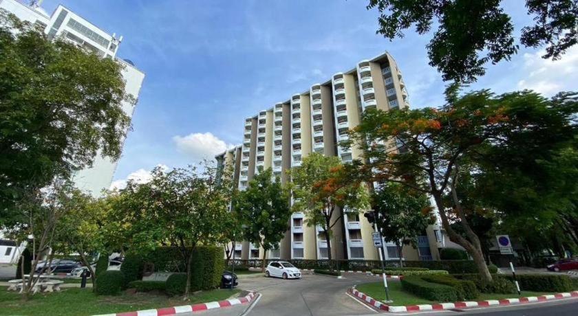 Dluxx Thammasat Pathum Thani Exterior foto